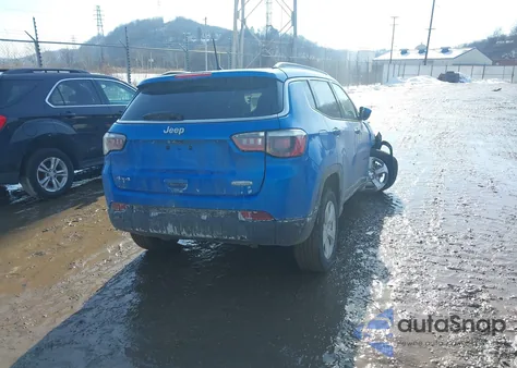 2018 Jeep Compass Latitude 4X4 z USA, uszkodzony, nr VIN 3C4NJDBB5JT200935